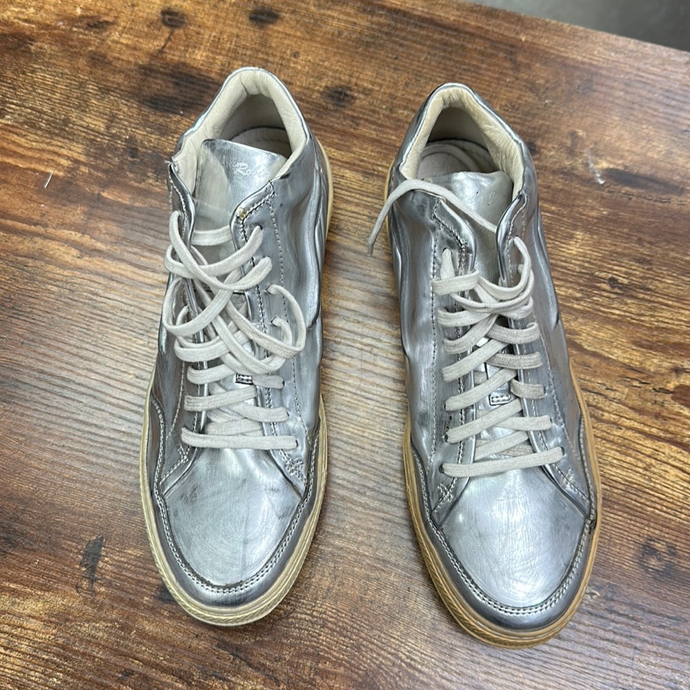 ROBIN’s Jeans Footwear Collection